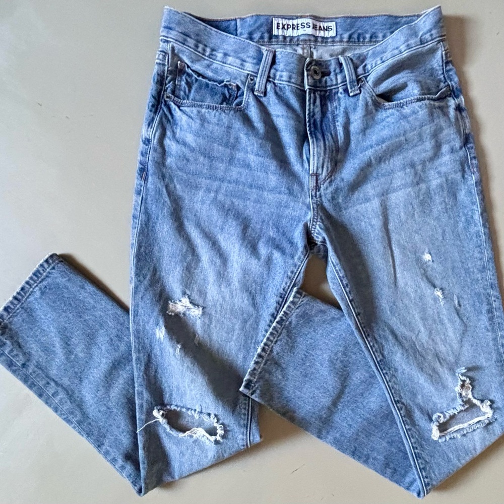 EXPRESS Rocco Light Wash Denim Ripped Distressed Tattered Knees Jeans